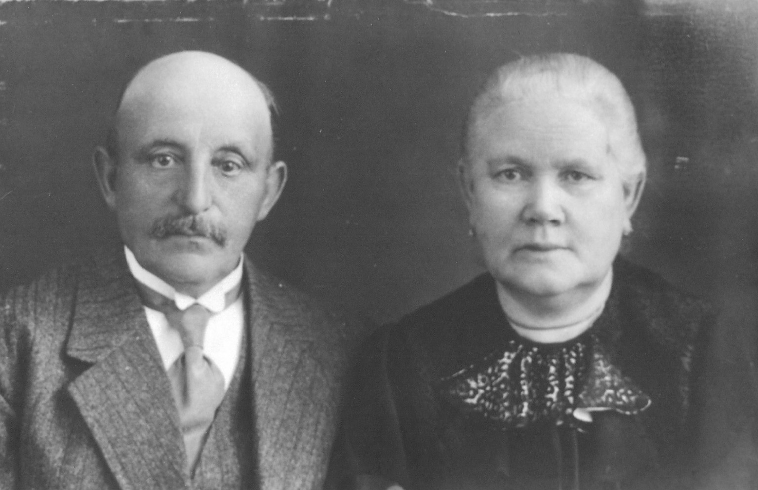 ca1930 echtpaar Henricus van Hout (27-01-1873) – Helena Broeren (05-05-1872-31-08-1940)